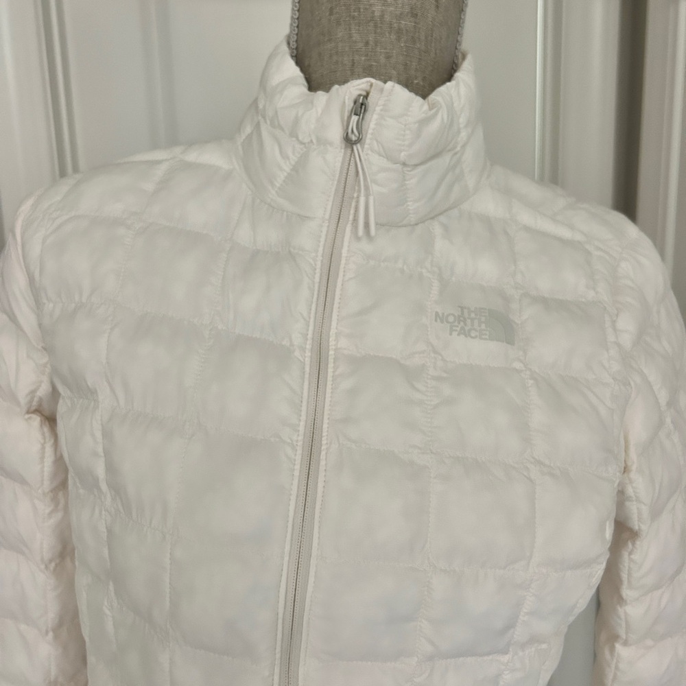 The North Face Women’s Thermoball Gardenia White Eco Zip Up Jacket Size Small - Picture 7 of 16